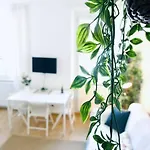 Bright Flat In Oltrarno דירה
